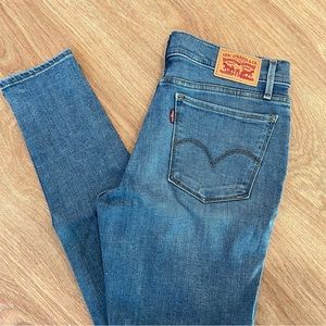 SOLD Levi’s Skinny Jeans | Medium Blue Wash